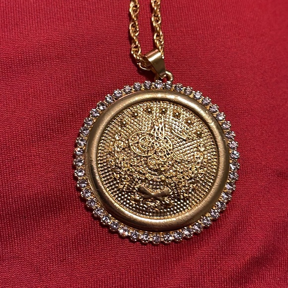 Necklace 24” Chain 14 KT GOLD OVERSS UNIQUE EMBLEM WDiamond like stones circle - Picture 3 of 6